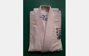 Kimono d'occasion cherche jeune judoka pour une nouvelle vie...